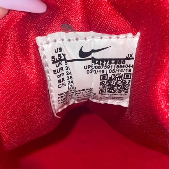 BRAND NEW-   Nike Air Hurarache - Picture 3 of 3